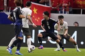 上海海港、山东泰山争夺足协杯冠军.